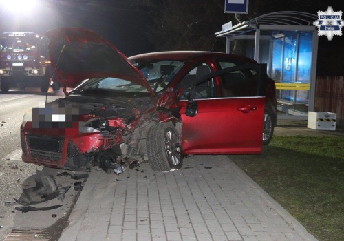 Nietrzeźwy kierowca i bez uprawnień potrącił ludzi. Ranne dziecko