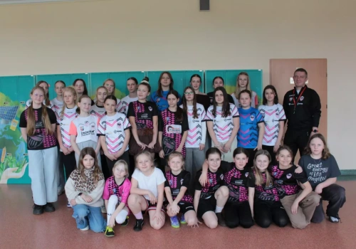 Dziewczyny z małej wsi podbiły Polskę. Teraz trenują jak Barcelona