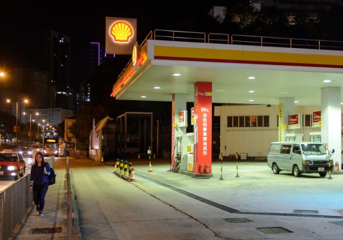 Tam mają najdroższe paliwo na świecie. Płacą ponad dwa razy więcej niż w Polsce