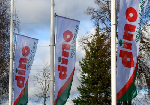 Kontroluje Dino i nie pobiera pensji. Kim naprawdę jest Tomasz Biernacki?