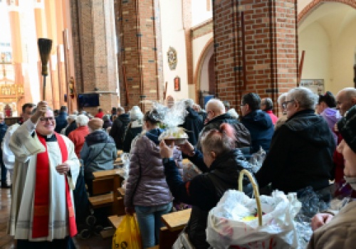 Ks. Główczyński: idąc do kościoła ze święconką, pamiętajmy o istocie Wielkanocy