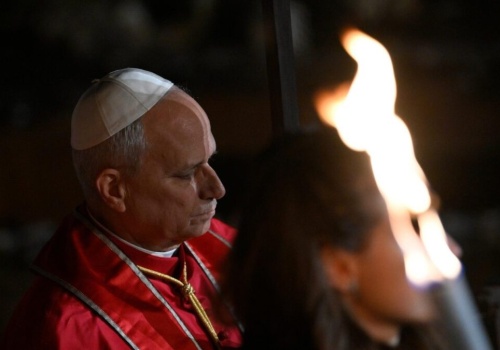 „Każda władza odpowie przed Bogiem za rozpętane wojny”. Z Koloseum popłynęło mocne wezwanie