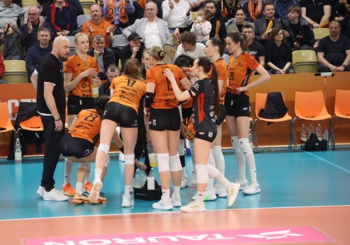 Siatkarki UNI Opole przegrały pierwszy mecz o finał mistrzostw Polski…