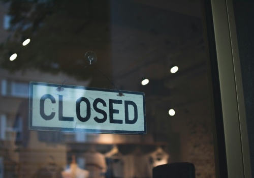 Niedziela Wielkanocna 2026: Czy sklepy są otwarte 5 kwietnia? Gdzie zrobić zakupy w święta?