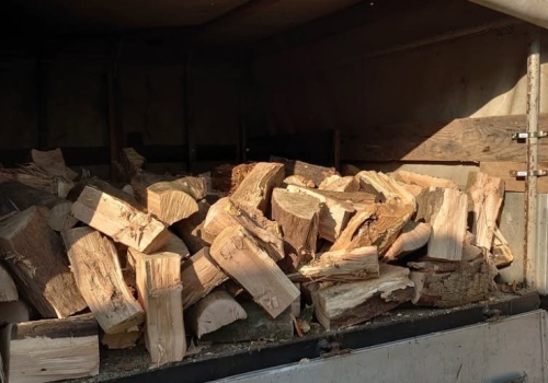 Lipa na opał. Ile trzeba zapłacić za metr przestrzenny?