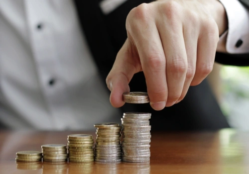 Koniec złudzeń dla ciułaczy. Do banków wróciły bieda-odsetki