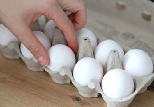 Kartony po jajkach wyrzucaj do tego kosza. Wiedziałeś o tym?