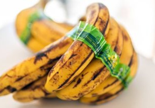 Jesz banany przed snem? Tak mogą wpłynąć na organizm