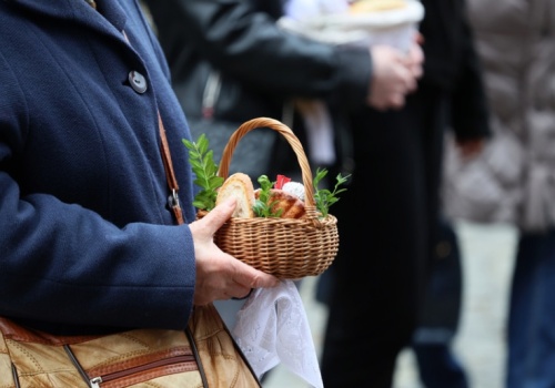 Polacy zmieniają zwyczaje wielkanocne. Rośnie popularność wyjazdów