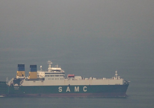 Wzrasta ruch przez cieśninę Ormuz. Kraje negocjują