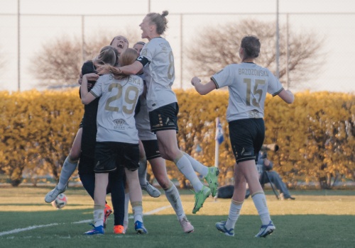 Pogoń pokonuje Lecha i zbliża się do lidera