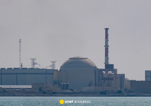 Ewakuacja w irańskiej elektrowni jądrowej. Wcześniej spadł tam pocisk