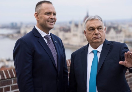 Wyjazd na Węgry nie wyszedł mu na dobre? Badani wprost o Nawrockim i Orbanie