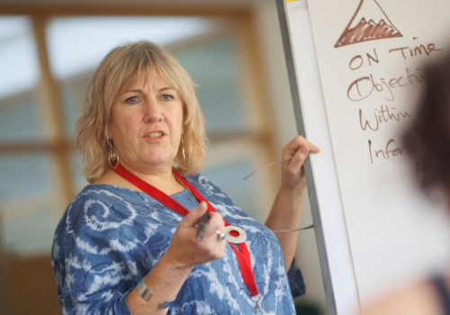 Czy nauczyciele powinni iść wcześniej na emeryturę? To nie metryka jest problemem