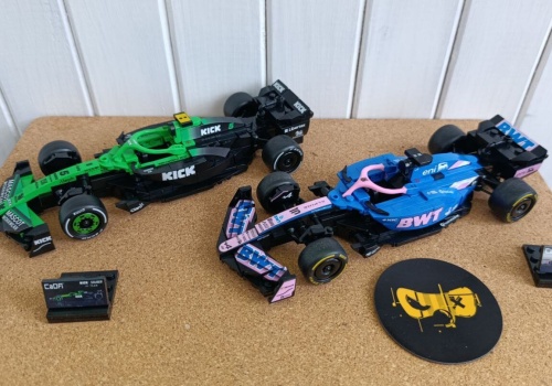 Recenzja zestawów klocków CaDA Kick Sauber oraz Alpine w skali 1:24