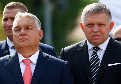 Orban i Fico wezwali UE do zawieszenia sankcji na import ropy i gazu z Rosji