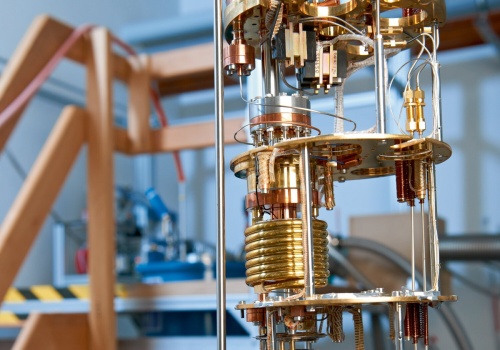 Komputery kwantowe bliżej skalowania. Uwięzienie tysiąca atomów wskazuje drogę do stu tysięcy kubitów