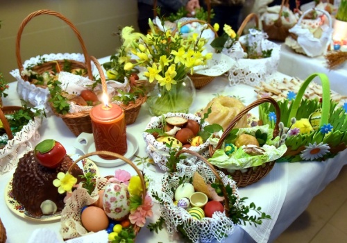 Czego nie wolno robić w Niedzielę Wielkanocną? Te zasady obowiązują wiernych. Wielu o tym zapomina!