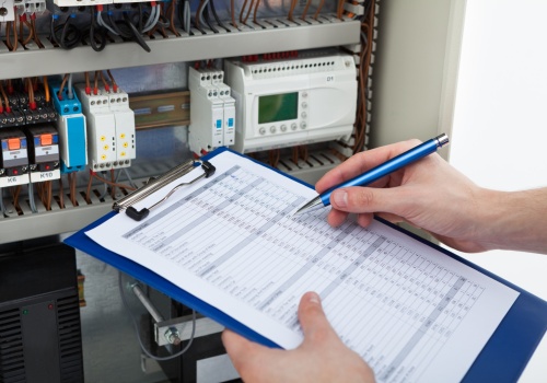 ZUS wypłaci 336 zł miesięcznie na prąd. Dochody nie mają znaczenia