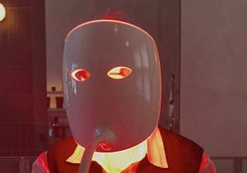 W Warszawie zaciera się granica między TikTokiem a rzeczywistością. Byłyśmy w miejscu, które uosabia lęk przed starzeniem