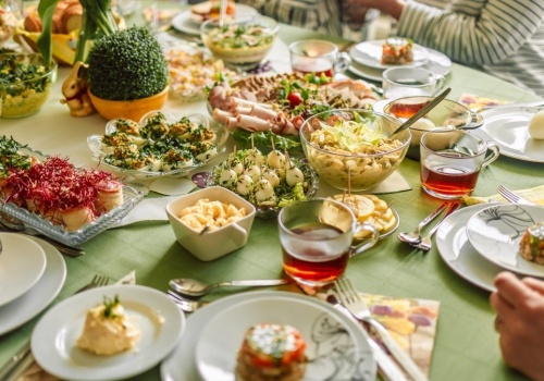 Ten prosty trik po posiłku zmniejsza wzdęcia i senność