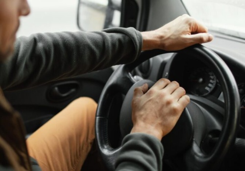 Uprzejmość za kierownicą działa lepiej niż klakson. 5 kwietnia przypomina, dlaczego warto zwolnić… także emocje