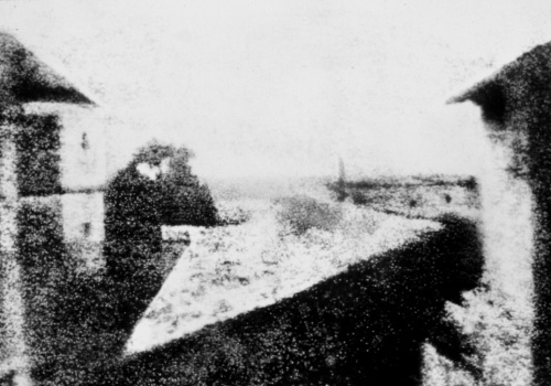 Znasz to zdjęcie? Widok z okna w Le Gras. Od niego wszystko się zaczęło