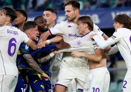 Szokujące sceny na boisku! Bijatyka zakończona czerwonymi kartkami