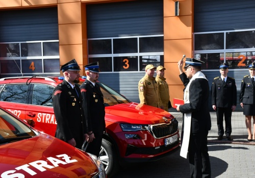 Uroczyste przekazanie pojazdów pożarniczych w Wolsztynie