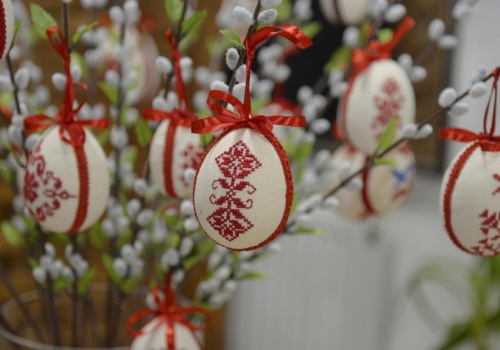 Kary za wielkanocne dekoracje. Polacy notorycznie stawiają w domu, nawet 5 tys. zł mandatu