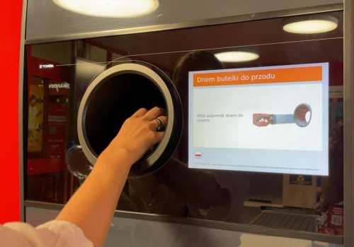 Oddała butelki, ale 54 zł z kaucji nie odzyskała. 