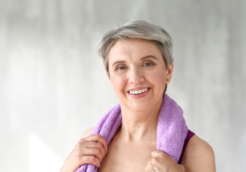 Kobiety po 60. powinny robić ten trening. Ciało odmłodnieje o dekadę