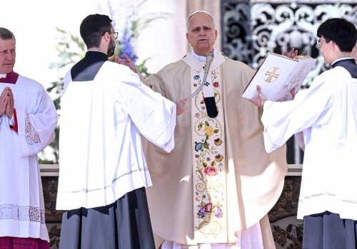 Leon XIV w Niedzielę Zmartwychwstania: Pan żyje i jest z nami!