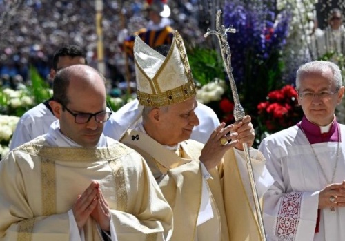 Papieskie orędzie Urbi et Orbi: nie możemy godzić sią na zło!