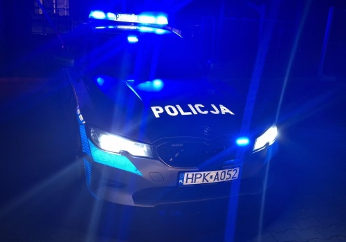 Senior nie wiedział, gdzie jest i jak ma wrócić do domu. Pomogli policjanci