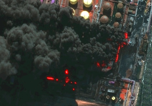 Nowe uderzenie dronów nad Bałtykiem. Zniszczony rosyjski naftociąg, magazyny płoną