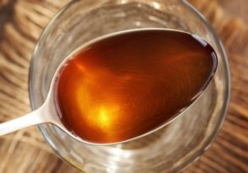 Wlej łyżkę do letniej wody i wypij po obiedzie. Rozprawisz się ze skutkami przejedzenia