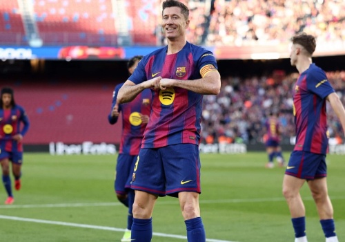 Robert Lewandowski o krok od legend. Brakuje tylko dwóch goli