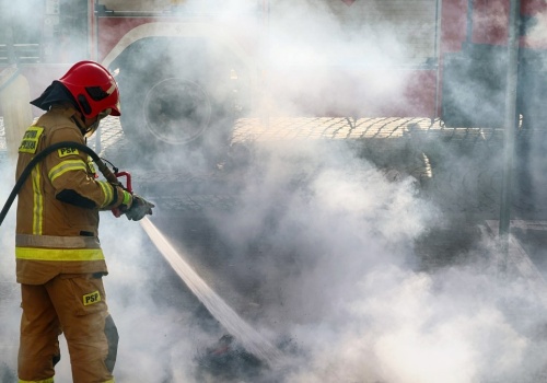 20 zastępów straży w akcji. Oława spowita dymem, dwa pożary jednocześnie