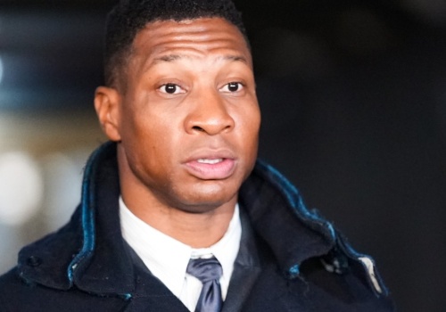 Afera na planie filmu z Jonathanem Majorsem. Ekipa odchodzi z produkcji