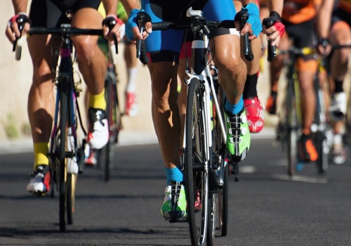 Tragedia na trasie wyścigu dla amatorów. 51-latek zmarł na oczach syna