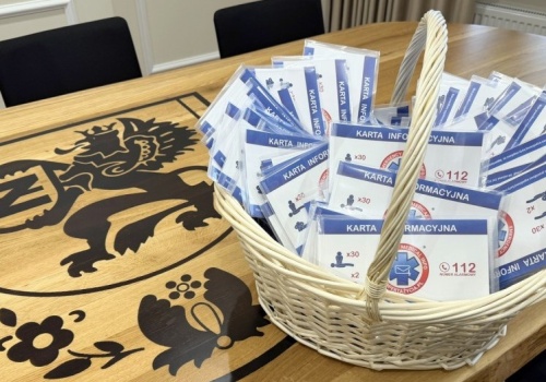 Te koperty mogą uratować życie. Trafią do mieszkających samotnie seniorów w gminie Żukowo