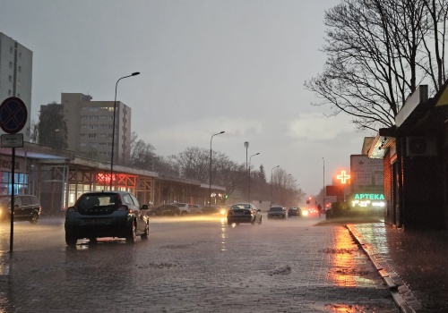 Burze przechodzą nad województwem łódzkim