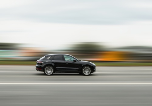 Czarna skrzynka w samochodzie – utrapienie czy szansa dla kierowcy?