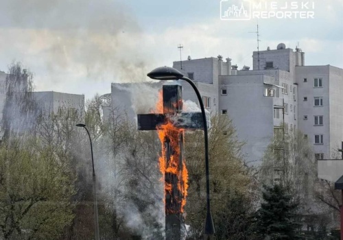 Szokujące reakcja radnej KO na pożar krzyża. Internauci oburzeni