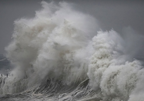 Marynarz wypadł za burtę, nadano sygnał 