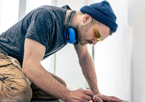 Nie zrywaj płytek! Ten trik z podłogą winylową oszczędza tysiące i skraca remont o połowę