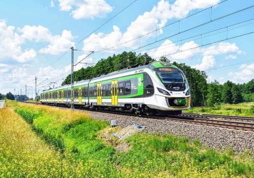 Modlin. Nowe nocne połączenia kolejowe poprawią dostępność lotniska