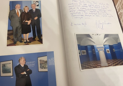 Pamiątki po Wiesławie Myśliwskim w sandomierskim zamku