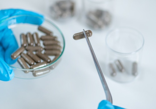 Polacy wyselekcjonowali „supermikrobiom”. Kapsułka ma zastąpić przeszczepy kału